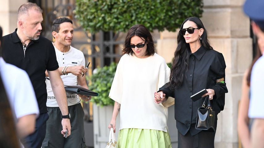 Paris: Demi Moore und ihre Tochter glänzen bei Balenciaga