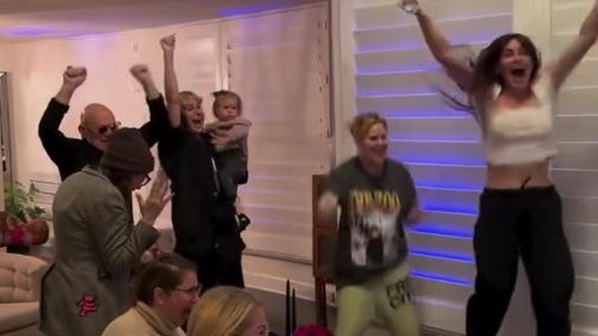 Scout, Tallulah und Rumer Willis mit Freunden während der Golden Globes 2025