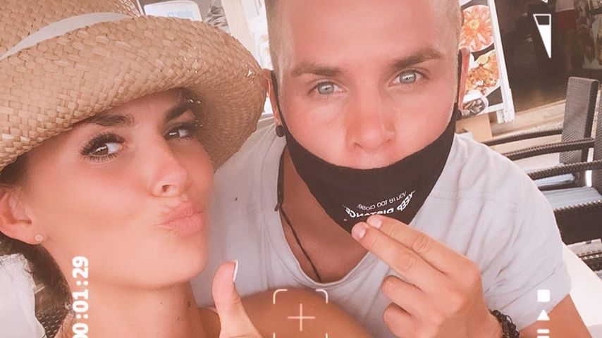 Flugchaos: Henning Merten und Denise sitzen auf Malle fest