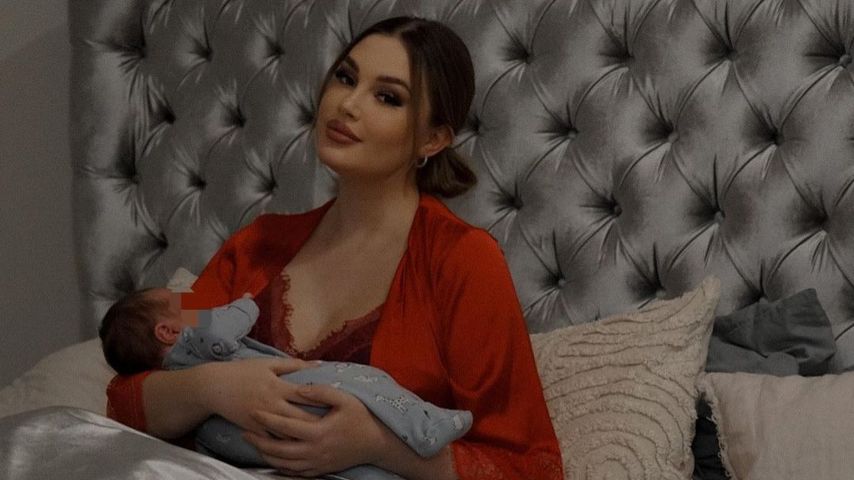 Denise Mski mit ihrer Tochter Malia im Januar 2022