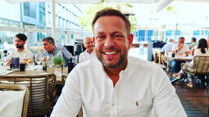 Möchte Eva Benetatous Neuer Dennis etwa nur ins Rampenlicht?