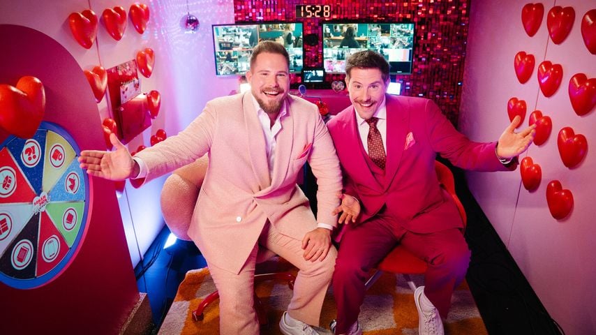 Neue Show "Schäm dich Reich!" mit Wolter-Zwillingen startet