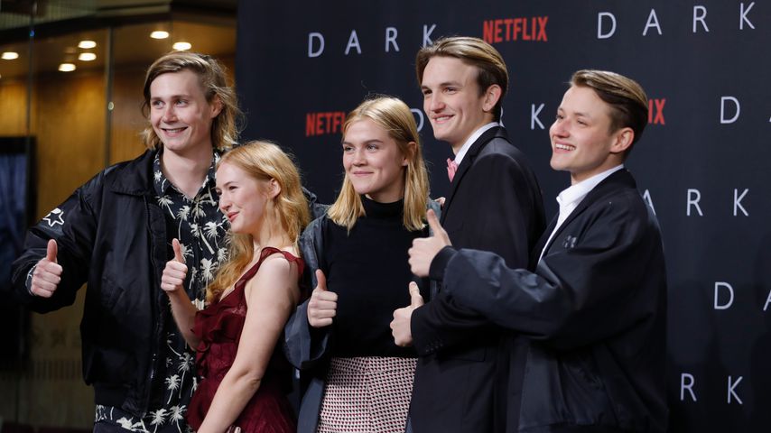 Der Cast von "Dark" auf der Serienpremiere 2017