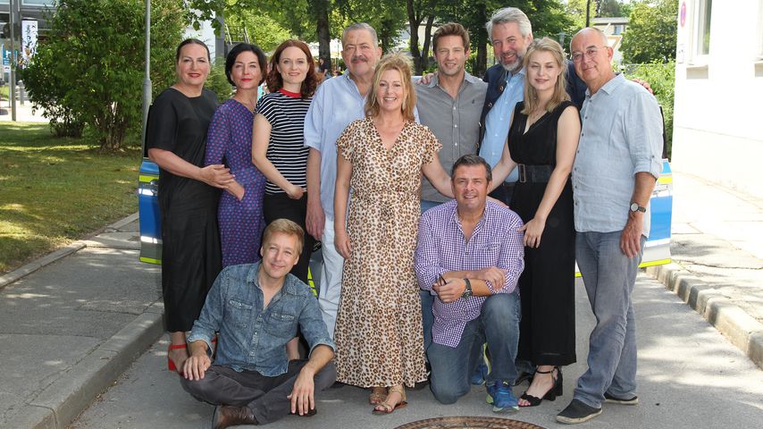 Der Cast von "Die Rosenheim Cops" am Fantag in München