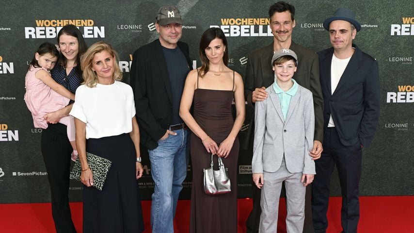 Der Cast von "Wochenendrebellen" auf der Premiere, München 2023