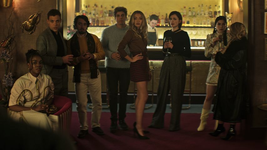 Der Cast von "You" Stafffel vier