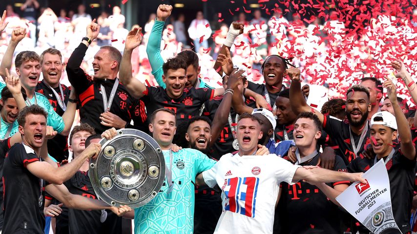 Der FC Bayern München feiert die Meisterschaft