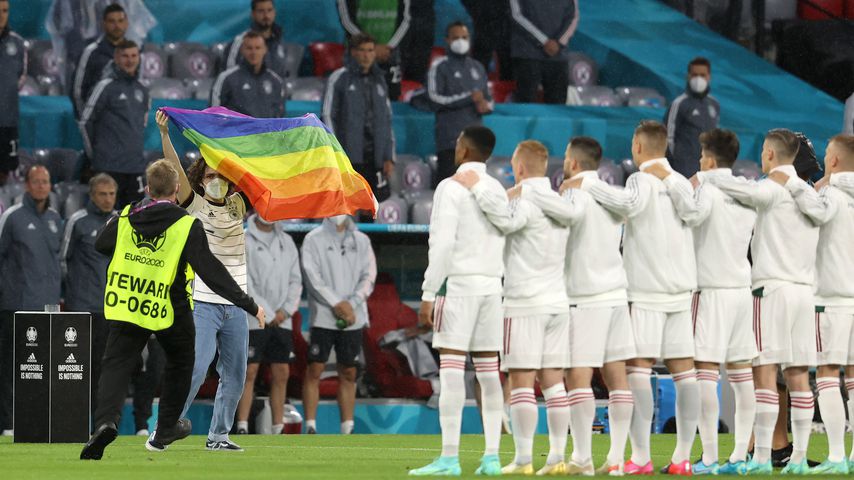 Der Flitzer vor der ungarischen Mannschaft