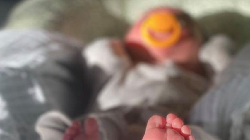 Der kleine Sohn von Nick Kroll und Lily Kwong