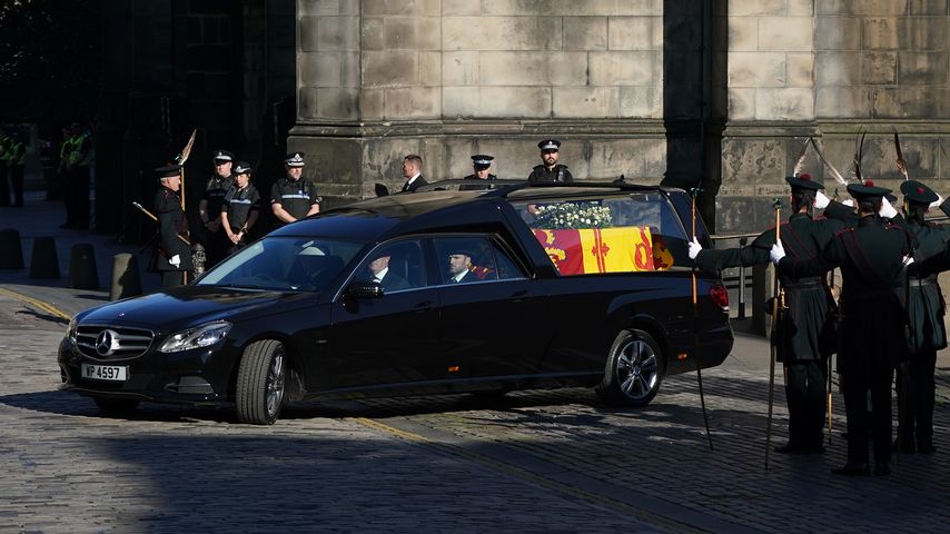 Der Leichenwagen der Queen in Edinburgh, Schottland