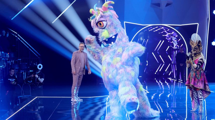 Matthias Opdenhövel, der Lulatsch und das Okapi bei "The Masked Singer"
