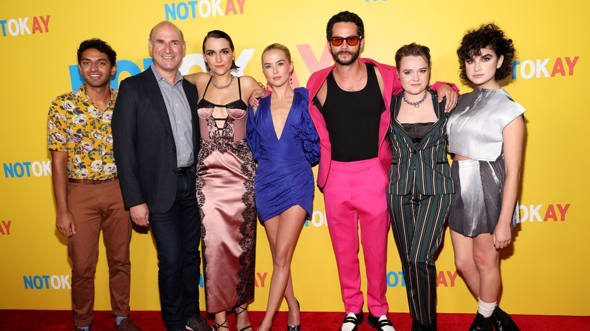 Der "Not Okay"-Cast bei der Premiere in New York City im Juli 2022