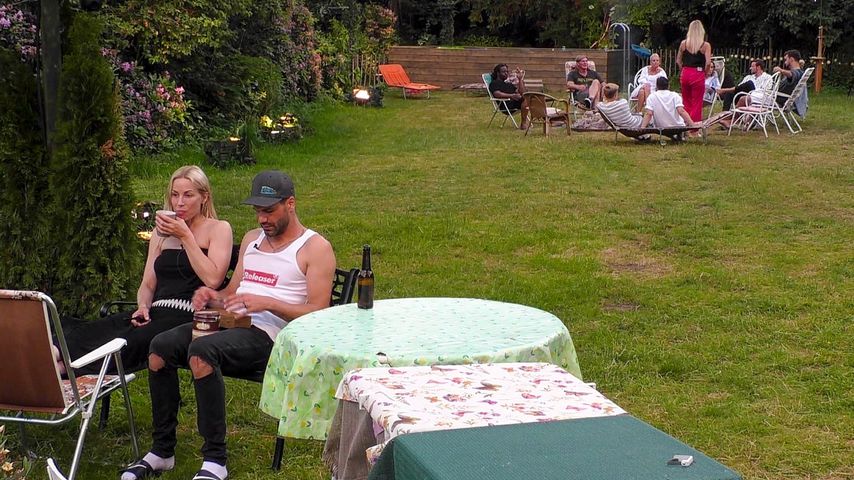 Mike als Teufel und Esoterik-Jana: Halbzeit im Sommerhaus!