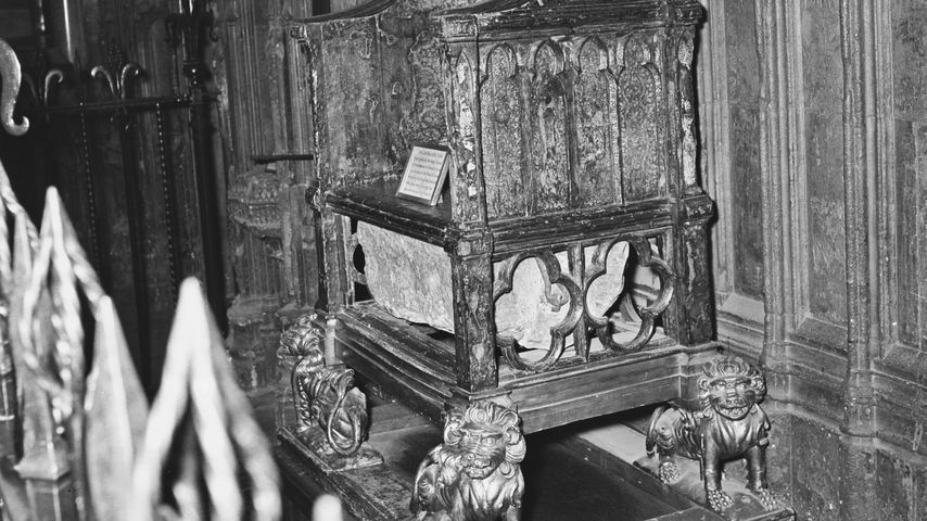 Der "Stein von Scone" im britsichen Thron, Juni 2963