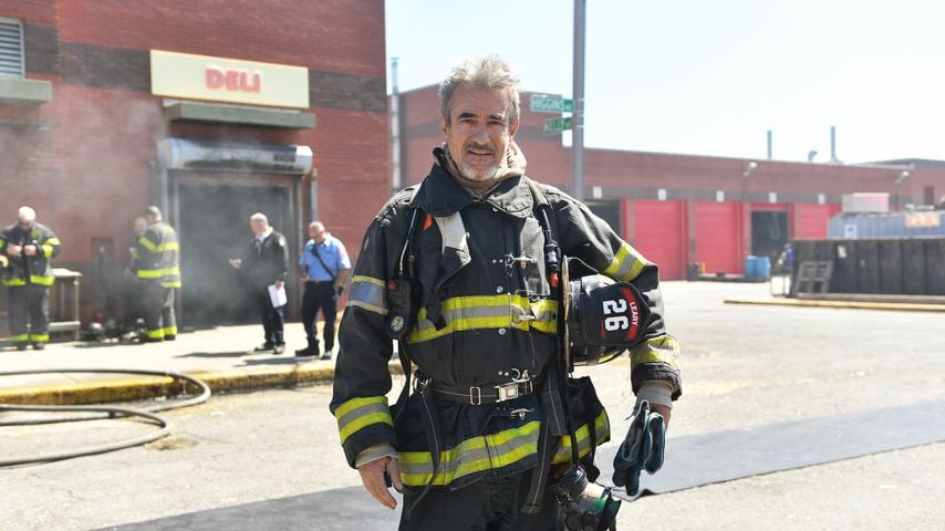 Dermot Mulroney verlässt "Chicago Fire" früh in Staffel 15