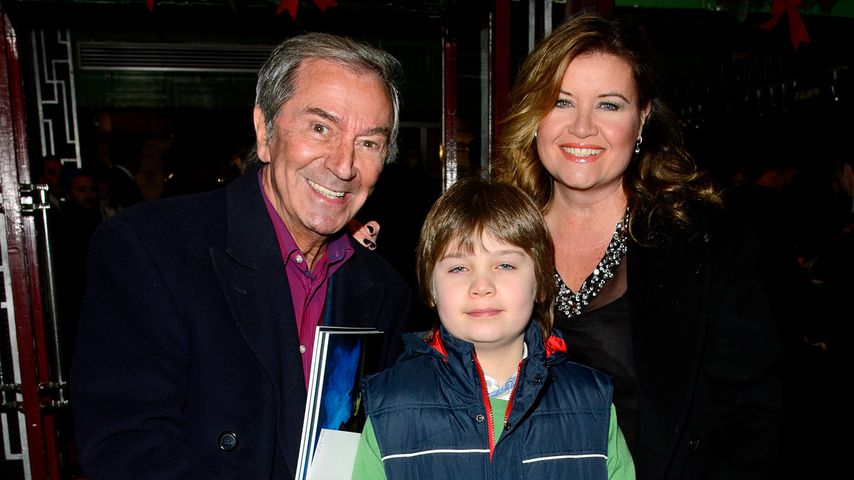 Des O'Connor mit seiner Partnerin Jodie Brooke Wilson und ihrem gemeinsamen Sohn Adam