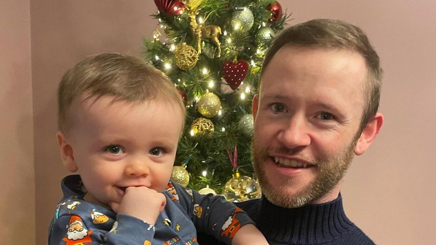 Devon Murray mit seinem Kind im Dezember 2021