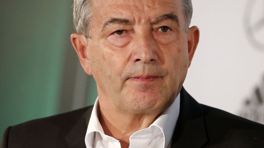 Oh nein! Der WM-Pokal hat schon seine erste Macke
