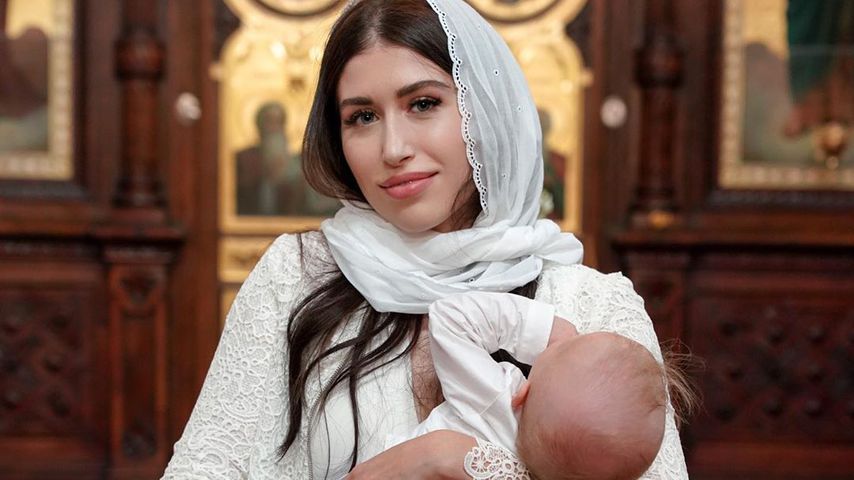 Diana June stolz: Sohnemann Adrian ganz traditionell getauft