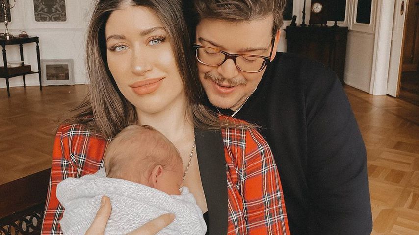 Diana June mit ihrem Sohn Adrian und Ehemann David