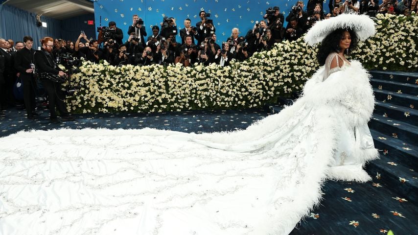 Diana Ross (81) begeistert bei Met Gala mit Mega-Schleppe