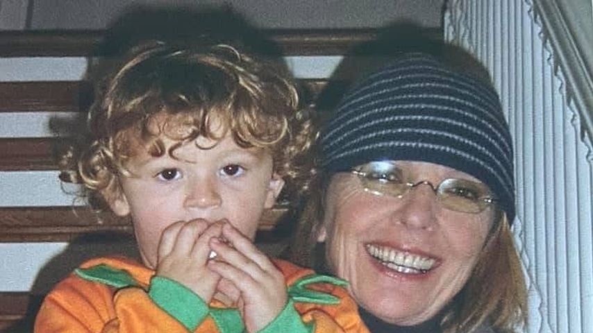 Diane Keaton mit ihrem Sohn Duke Keaton im Arm