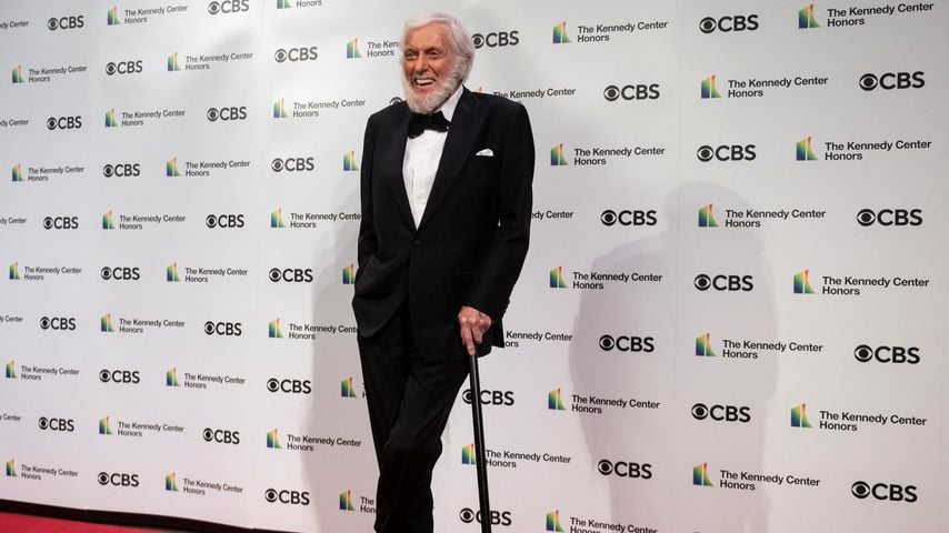 Dick Van Dyke (99) sagt krankheitsbedingt Comedy-Auftritt ab