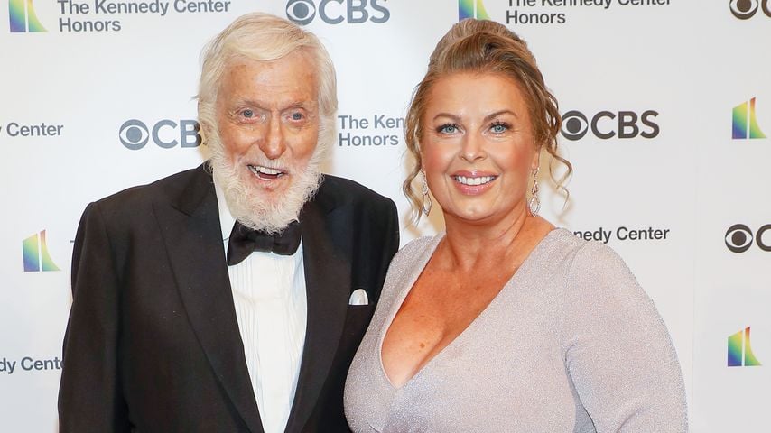 Dick Van Dyke spricht über Altersunterschied zu seiner Frau