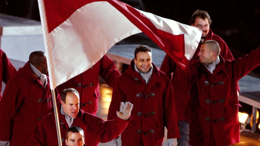 Fürst Albert von Monaco mit anderen Athleten bei der Eröffnungsfeier der Olympischen Spiele 2002