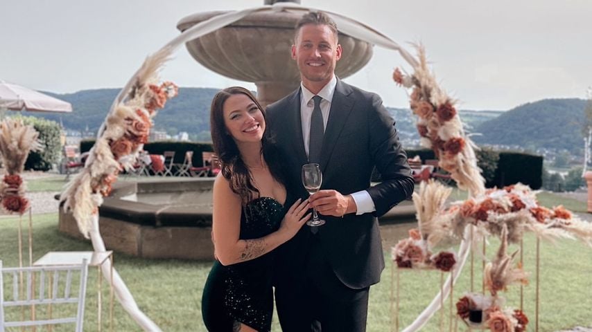 "Die Bachelors"-Leonie teilt erste Fotos mit neuem Freund!