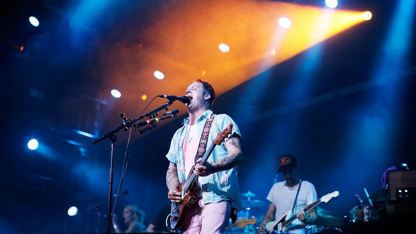 Die Band Modest Mouse bei einem Konzert, 2016