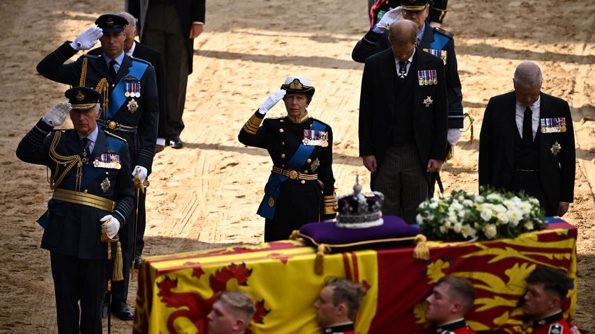 Die britischen Royals beim Trauerzug der Queen im September 2022