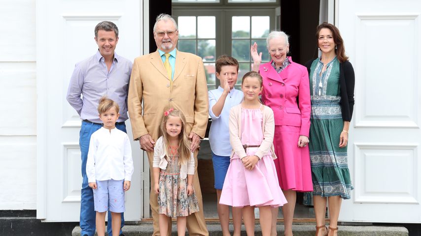 Königin Margrethe von Dänemark mit ihrem Sohn Prinz Frederik und seiner Familie