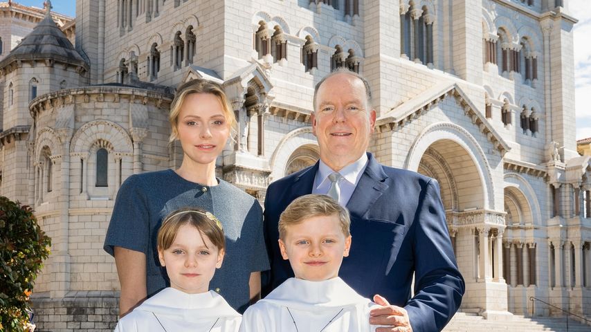 Fürstin Charlène, Fürst Albert II., Prinzessin Gabriella und Prinz Jacques bei der Kommunion, 2025