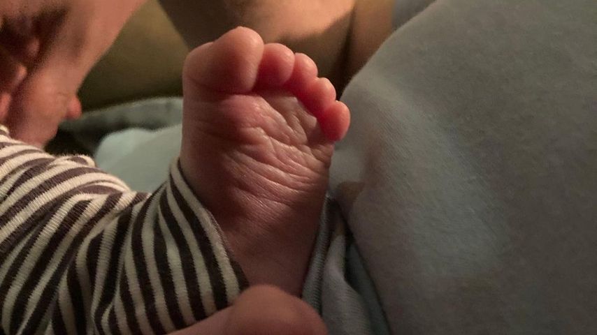 Die Füße von Katie Meluas Baby