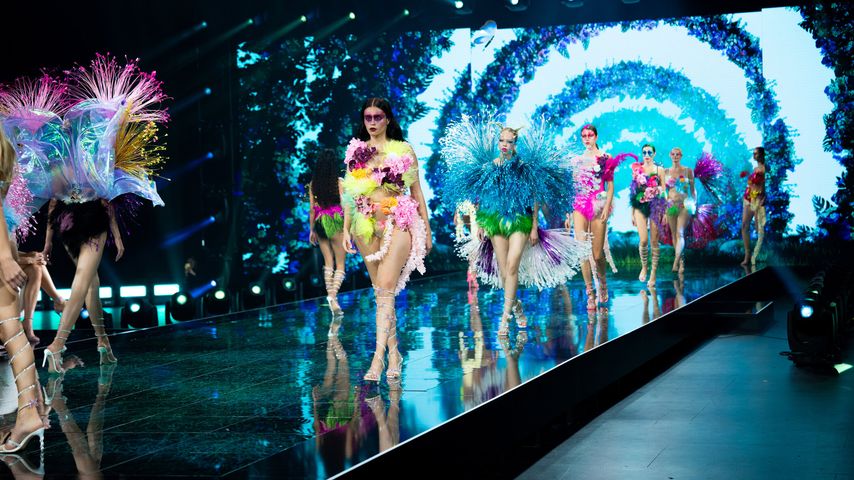 Die "Germany's Next Topmodel"-Kandidatinnen beim Butterfly-Walk