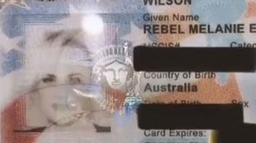Rebel Wilsons Green Card für ihren dauerhaften Aufenthalt in den USA