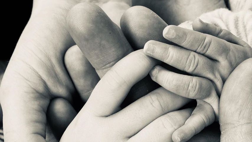 Alexander Klaws, mit seiner Frau und ihren gemeinsamen Kindern