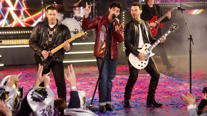 Jonas Brothers begeisterten Fans mit altem "Camp Rock"-Song