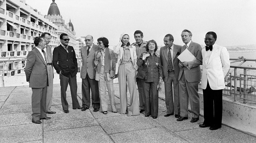 Die Jury des 15. Internationalen Cannes Film Festivals in 1977 mit Pauline Kael (4. v.r.)
