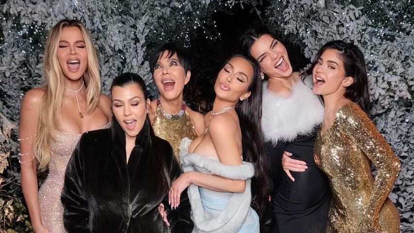 Khloé, Kourtney, Kim, Kris, Kendall und Kylie an Weihnachten 2023