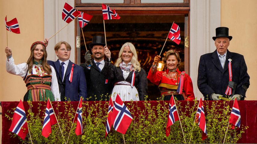 Vorbildlich! Mette-Marit bietet Outfits online an