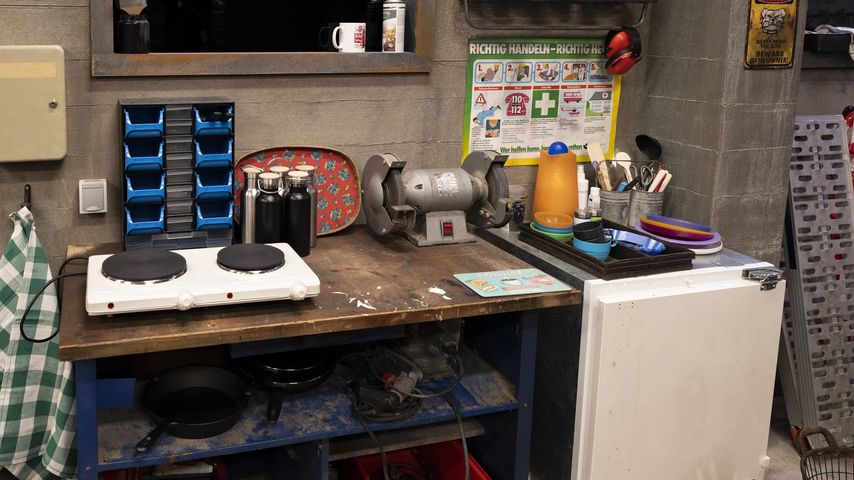 Die Küche in der "Promi Big Brother"-Garage, 2022