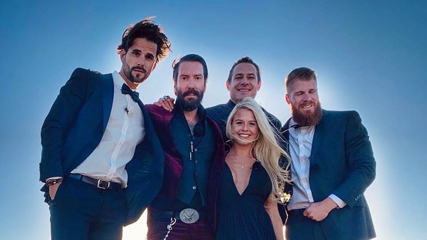 Die Moderatoren und der Cast von "The Mole"