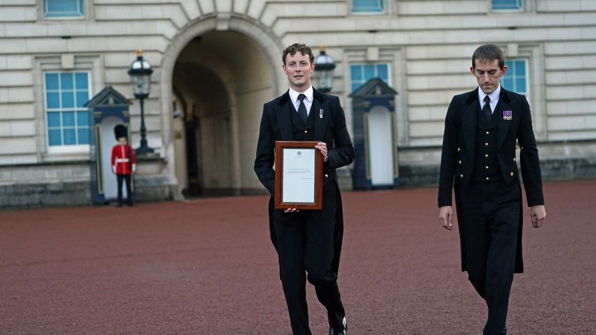 Die Nachricht vom Tod der Queen am Buckingham Palace