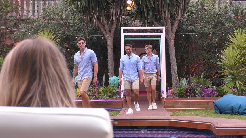 Die neuen "Love Island"-Kandidaten am Pool