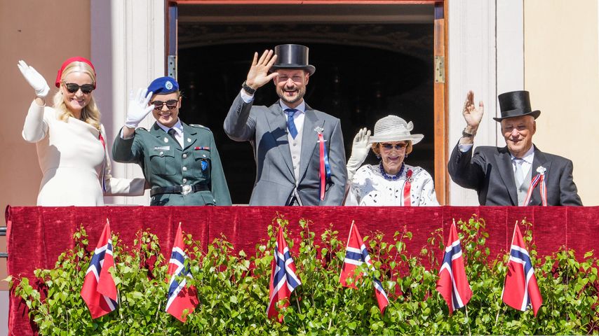 Kronprinzessin Mette-Marit, Prinzessin Ingrid Alexandra, Kronprinz Haakon, die Königin und der König