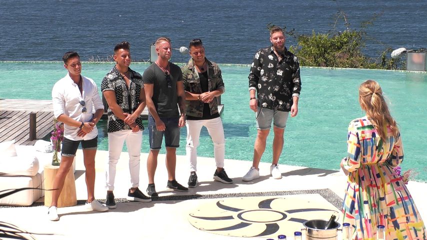 Die "Paradise Hotel"-Jungs  Tobias, Yücel, David, Tuncay, Andreas mit Angela Finger-Erben