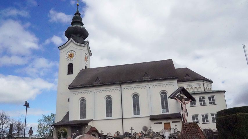 Pfarrkirche, in der die Trauerfeier von Stefan Mross' Tante und Cousine stattfindet