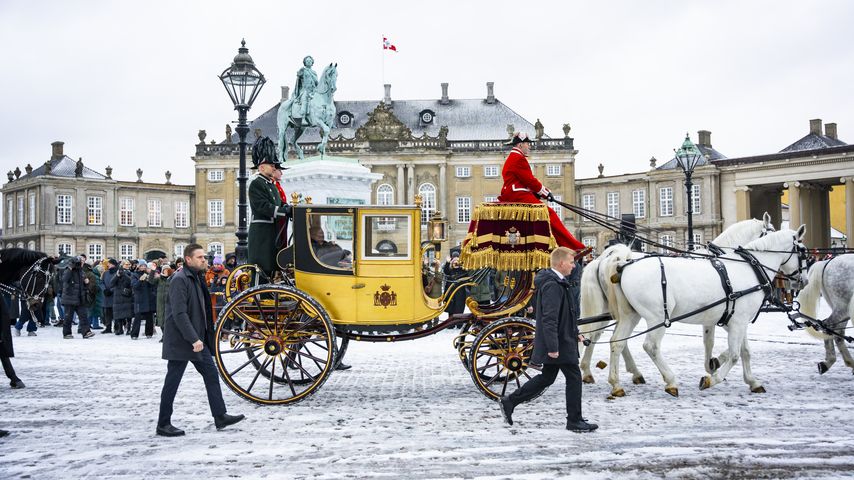 Die Pferdekutsche von Königin Margrethe von Dänemark in Kopenhagen, Januar 2024